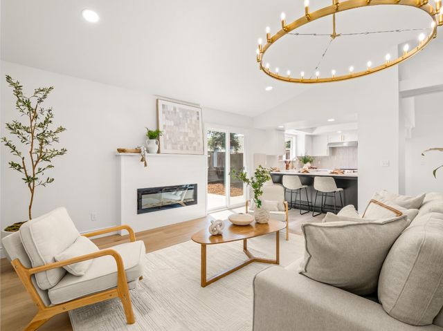 1115 W Minarets Avenue, Fresno, CA 93650