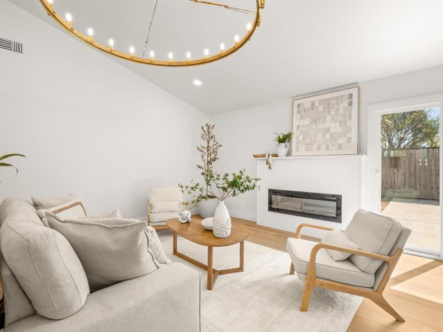 1115 W Minarets Avenue, Fresno, CA 93650