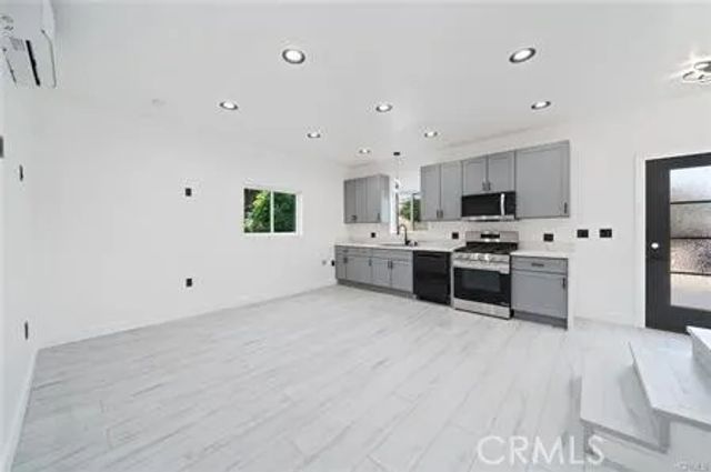 16602 Superior, Northridge, CA 91343