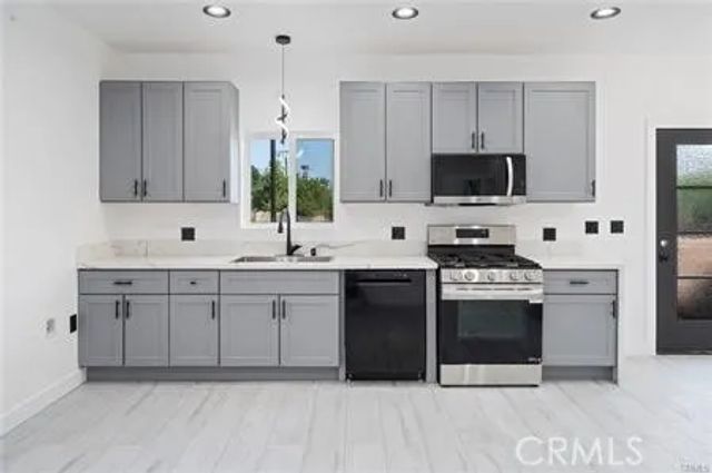 16602 Superior, Northridge, CA 91343