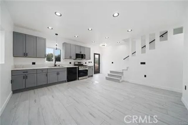 16602 Superior, Northridge, CA 91343