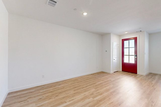 1824 Summer Aura, Mesquite, TX 75181
