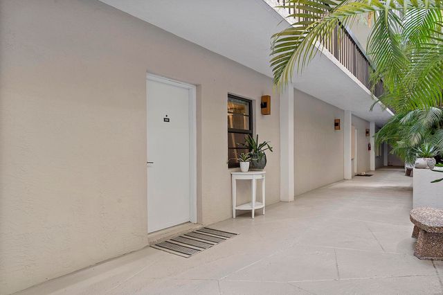 5495 NE 25th Avenue Apt 202, Fort Lauderdale, FL 33308