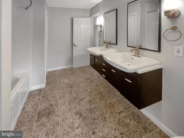 8517 TOWNE MANOR CT, Alexandria, VA 22309
