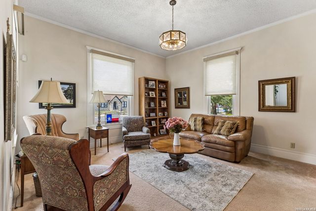 419 N RIVER ST, Seguin, TX 78155