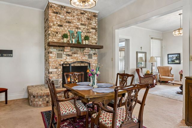 419 N RIVER ST, Seguin, TX 78155