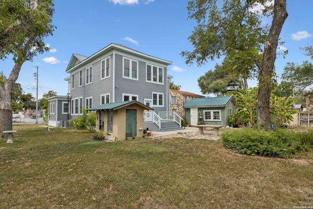 419 N RIVER ST, Seguin, TX 78155