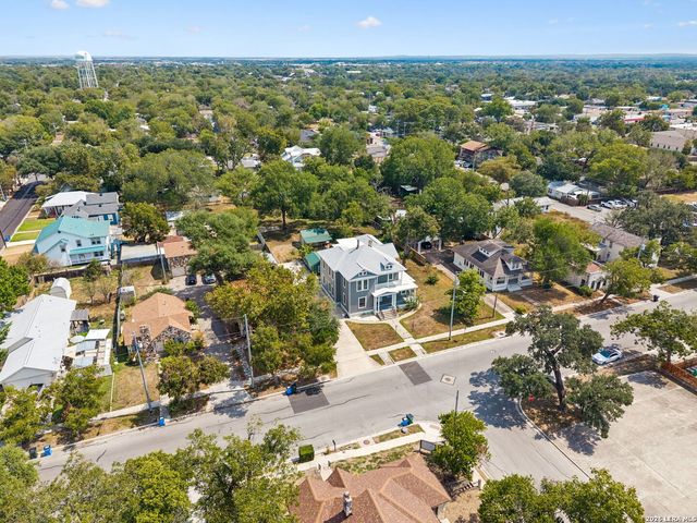 419 N RIVER ST, Seguin, TX 78155