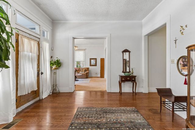 419 N RIVER ST, Seguin, TX 78155