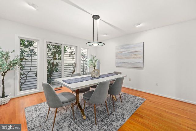 11573 HEMINGWAY DR, Reston, VA 20194