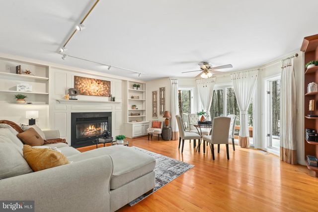 11573 HEMINGWAY DR, Reston, VA 20194