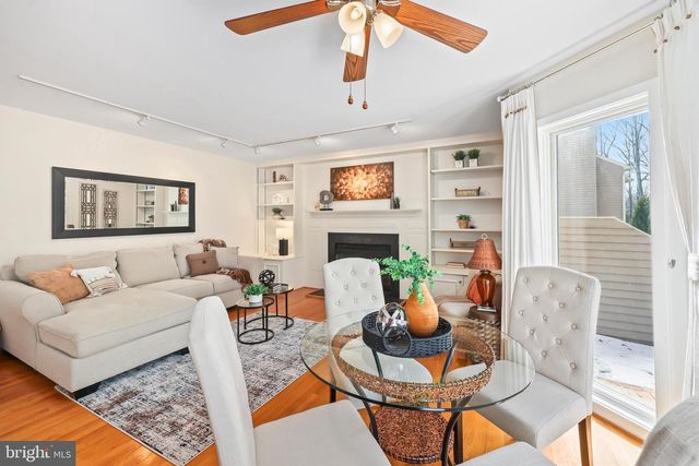 11573 HEMINGWAY DR, Reston, VA 20194