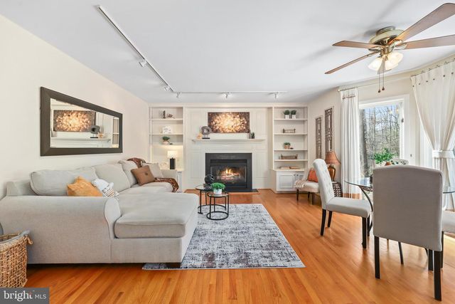 11573 HEMINGWAY DR, Reston, VA 20194