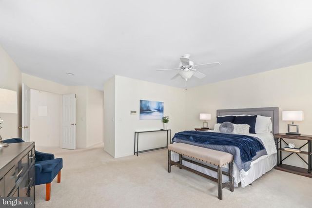 11573 HEMINGWAY DR, Reston, VA 20194