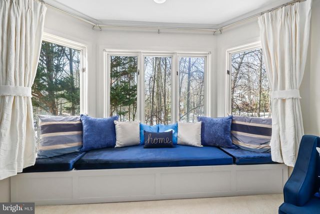 11573 HEMINGWAY DR, Reston, VA 20194