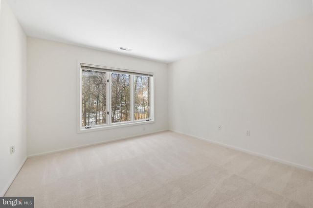 11573 HEMINGWAY DR, Reston, VA 20194