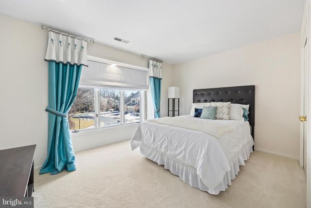 11573 HEMINGWAY DR, Reston, VA 20194