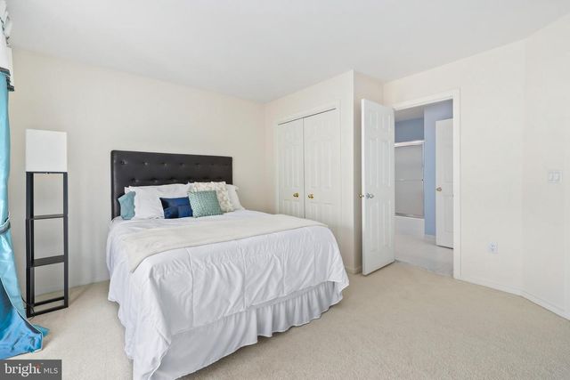 11573 HEMINGWAY DR, Reston, VA 20194