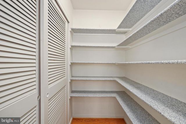 11573 HEMINGWAY DR, Reston, VA 20194