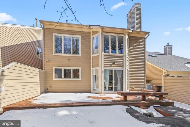 11573 HEMINGWAY DR, Reston, VA 20194