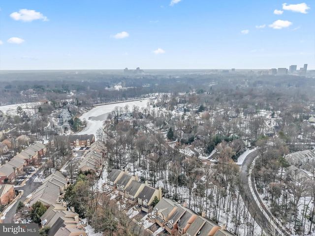 11573 HEMINGWAY DR, Reston, VA 20194