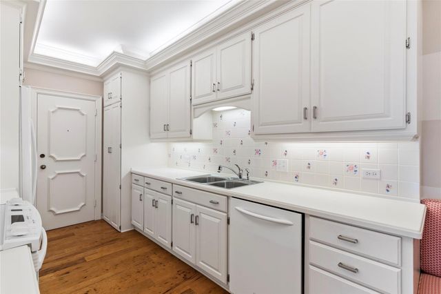 6335 W Northwest Highway 918, Dallas, TX 75225