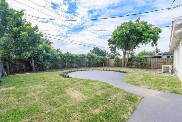 4650 NE 1st Terrace, Oakland Park, FL 33334
