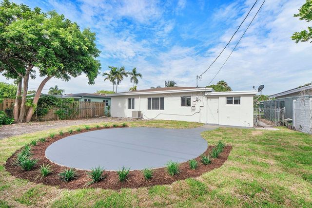 4650 NE 1st Terrace, Oakland Park, FL 33334
