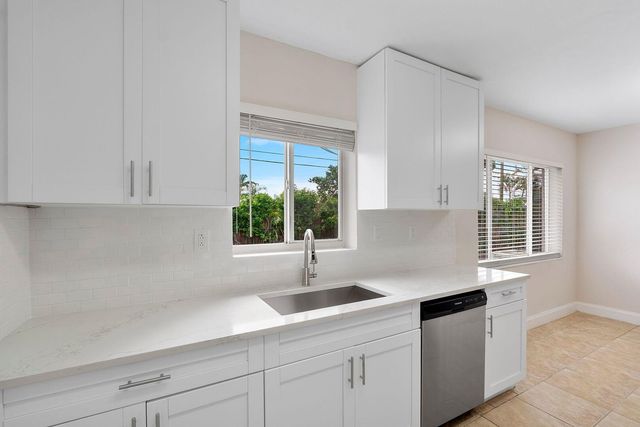 4650 NE 1st Terrace, Oakland Park, FL 33334