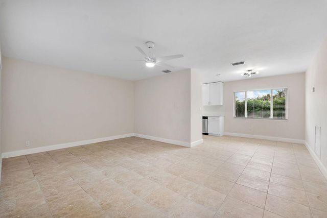 4650 NE 1st Terrace, Oakland Park, FL 33334
