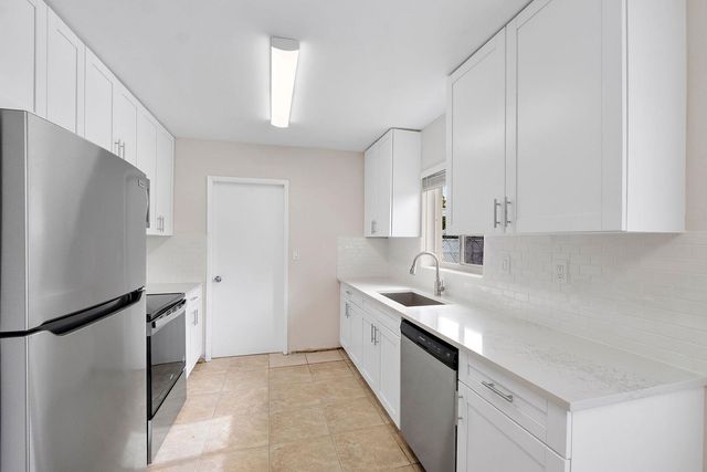 4650 NE 1st Terrace, Oakland Park, FL 33334