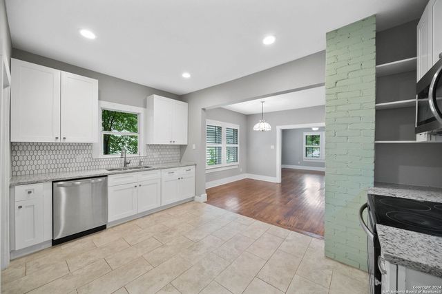 206 W HIGH AVE, San Antonio, TX 78210