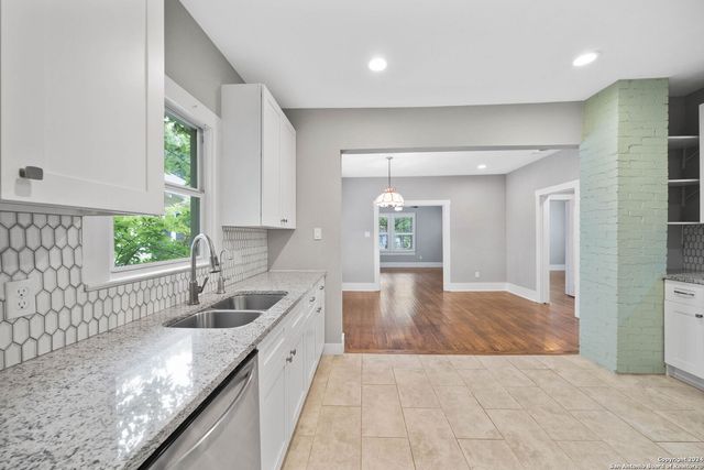 206 W HIGH AVE, San Antonio, TX 78210
