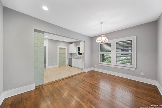 206 W HIGH AVE, San Antonio, TX 78210