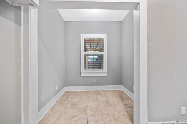 206 W HIGH AVE, San Antonio, TX 78210