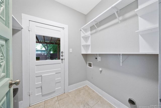 206 W HIGH AVE, San Antonio, TX 78210