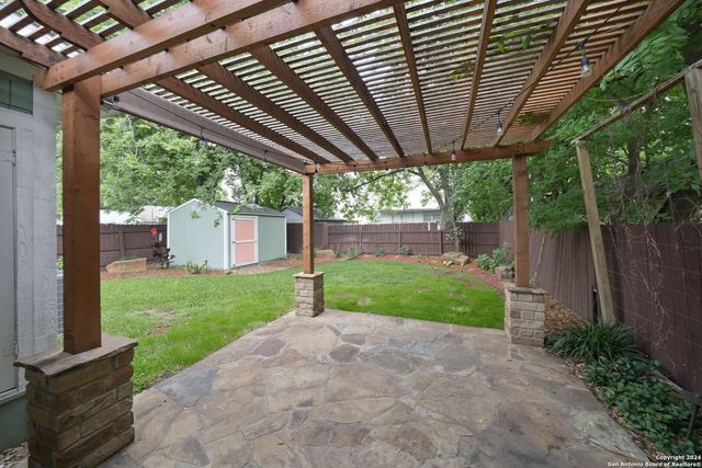 206 W HIGH AVE, San Antonio, TX 78210