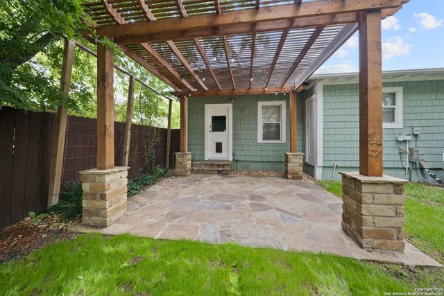 206 W HIGH AVE, San Antonio, TX 78210