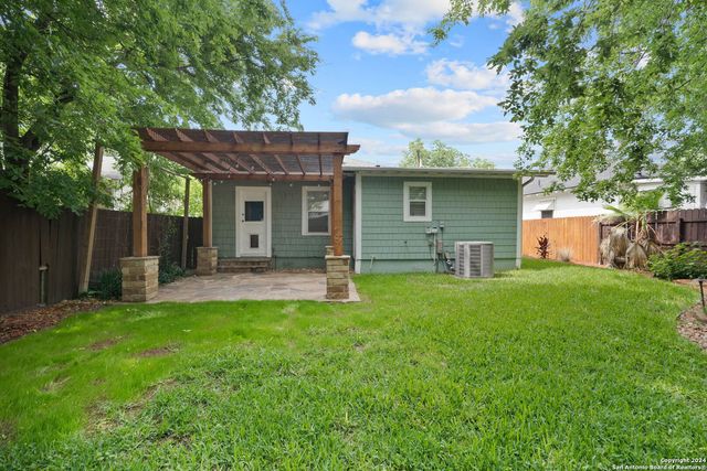 206 W HIGH AVE, San Antonio, TX 78210