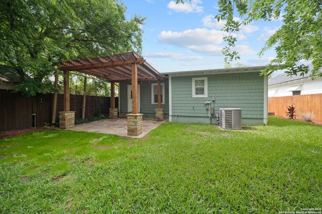 206 W HIGH AVE, San Antonio, TX 78210