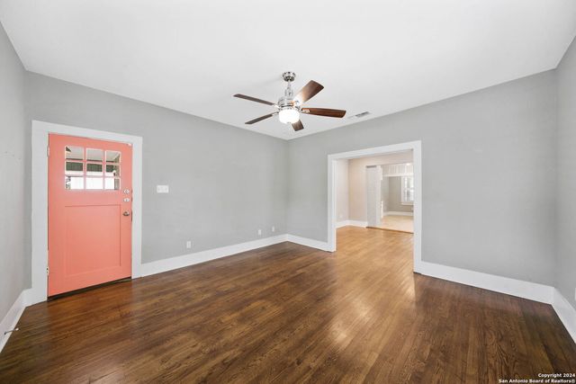 206 W HIGH AVE, San Antonio, TX 78210