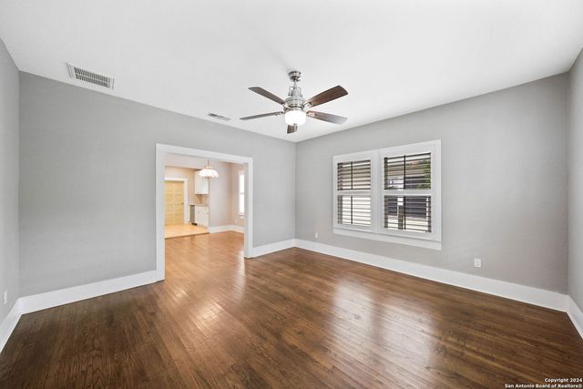 206 W HIGH AVE, San Antonio, TX 78210