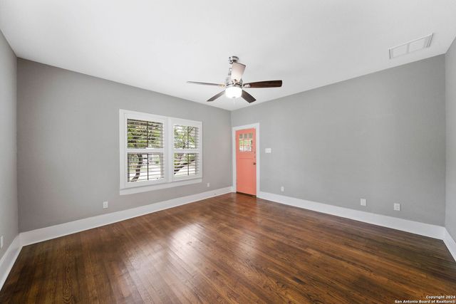 206 W HIGH AVE, San Antonio, TX 78210