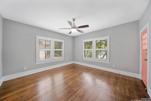 206 W HIGH AVE, San Antonio, TX 78210