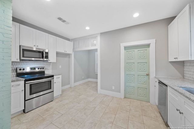 206 W HIGH AVE, San Antonio, TX 78210