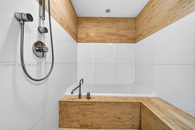 1445 16th St 1001, Miami Beach, FL 33139