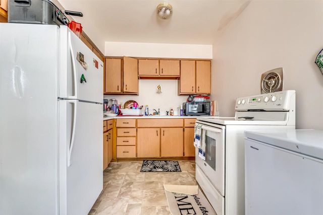 1410 HICKORY LANE, New Holstein, WI 53061