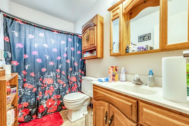 1410 HICKORY LANE, New Holstein, WI 53061