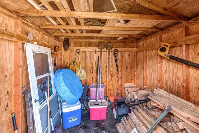 1410 HICKORY LANE, New Holstein, WI 53061