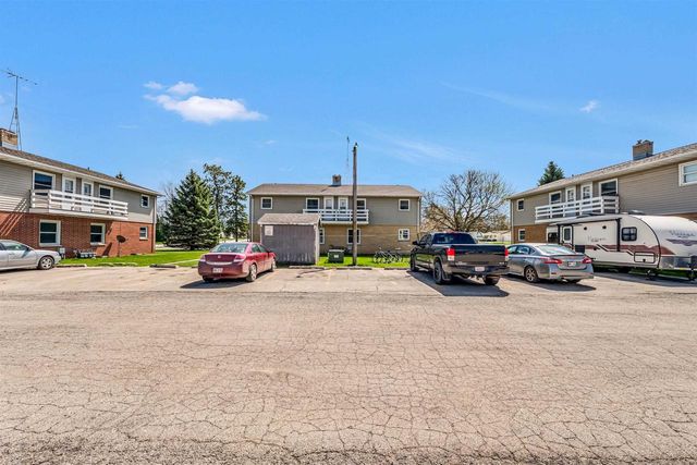 1410 HICKORY LANE, New Holstein, WI 53061